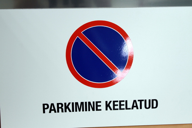 Parkimine keelatud kyltti