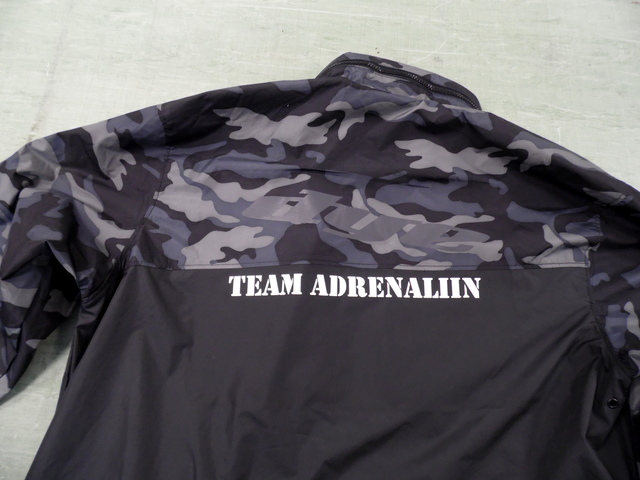 TEAM ADRENALIIN takki omalla painatuksella