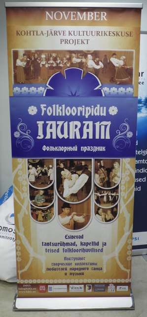 Classic Roll-up Folklooripidu Classic Roll-up Folklooripidu
