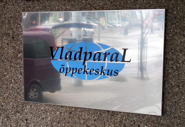 Ruostumattomasta teräksestä kyltti Vladparal Ruostumattomasta teräksestä kyltti Vladparal