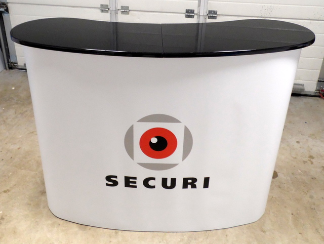 Messutiski 2x2 hyllyllä Securi Messutiski 2x2 hyllyllä Securi