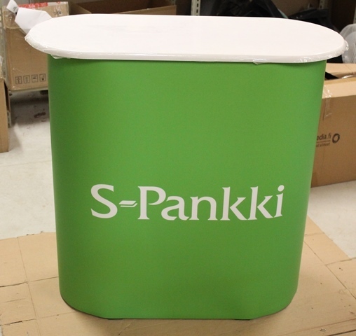 Pieni messupöytä S-Pankki Pieni messupöytä S-Pankki