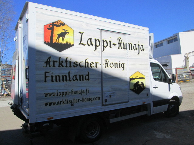 Auton teippaus Lappi-Hunaja Auton teippaus Lappi-Hunaja
