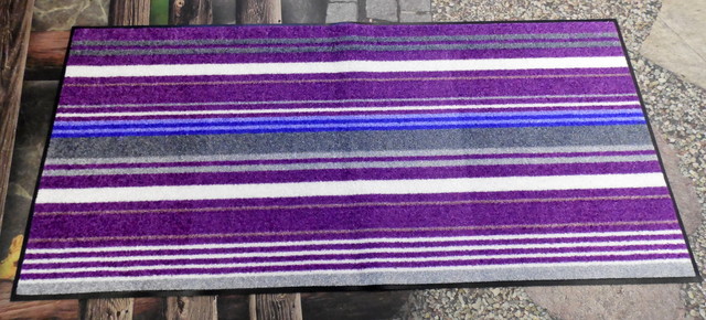 Raidallinen logomatto 120x60 cm