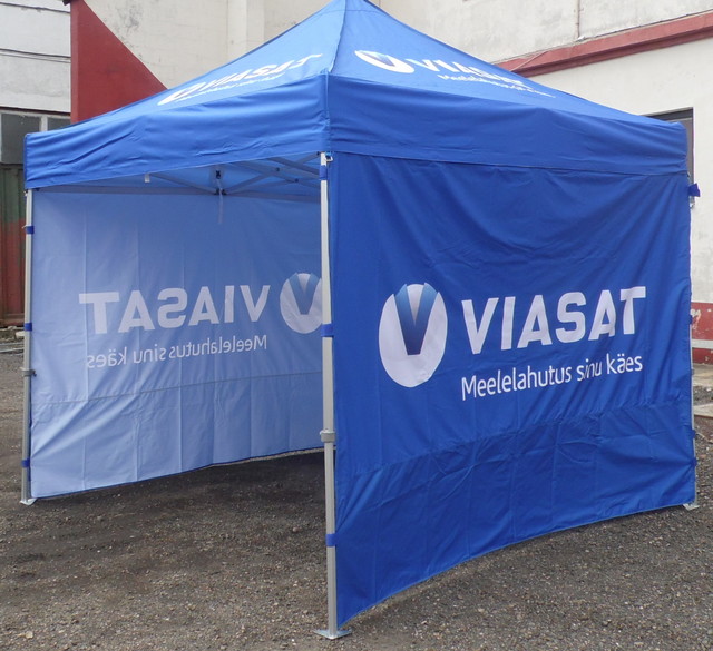 Kaksipuolinen digipainettu 3x3 m Pop-up teltta Viasat Kaksipuolinen digipainettu 3x3 m Pop-up teltta Viasat