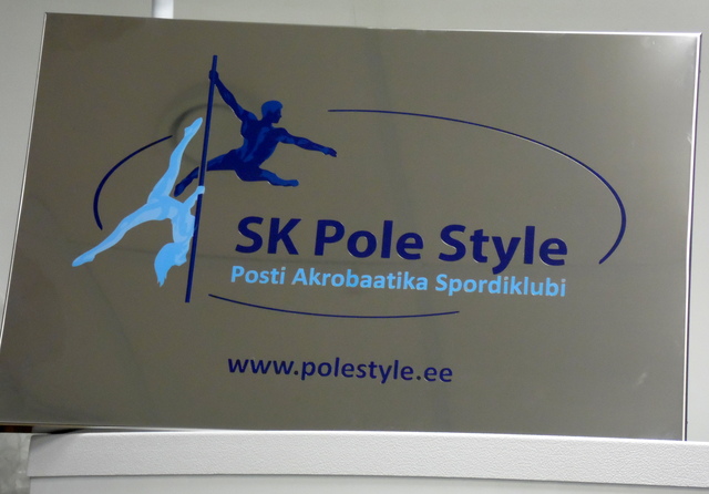 Ruostumattomasta teräksestä julkisivukyltti  SK Pole Style