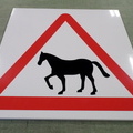 Varoituskyltti hevosista