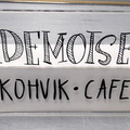 Pleksilasikyltti Mademoiselle Cafe