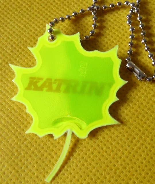 Erimuotoinen heijastin Katrin
