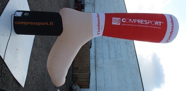4m korkea ilmatäytteinen jalka Compressport